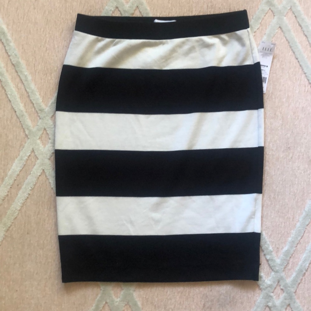 NWT Elle Skirt